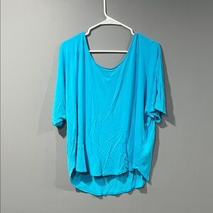 VENUS Vibrant Turquoise Short Sleeve Top